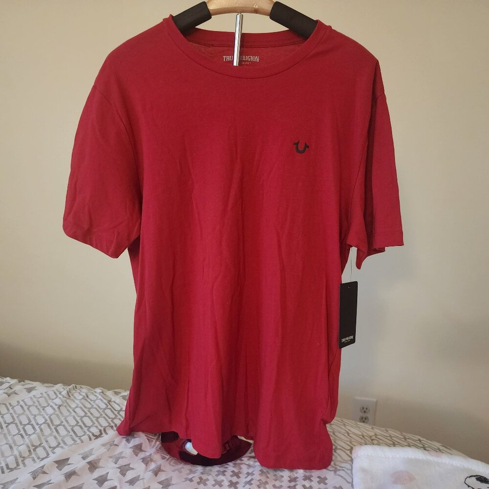 True Religion T-Shirt Size L Brand Jeans T-Shirt Embroidered Logo. NWT RED
